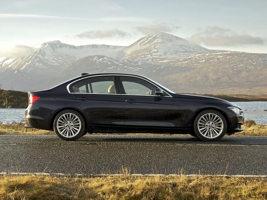  BMW 335i Sedan Luxury Line 2012 года  (UK) (фото 7 из 16)